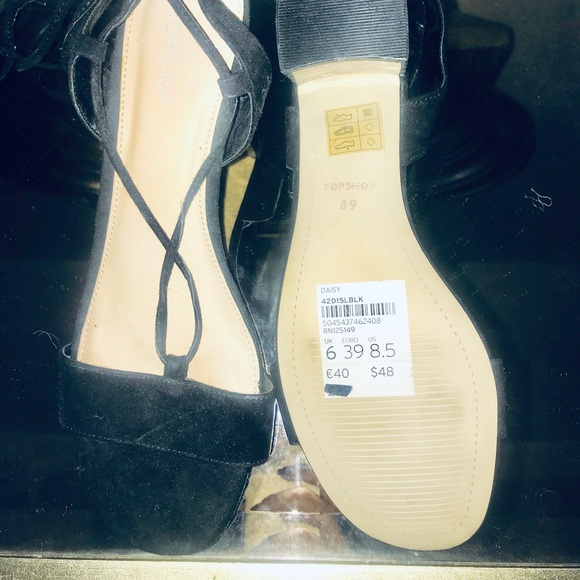 NWT Topshop Black Strappy Sandals w Chunky Heel - Picture 3 of 6